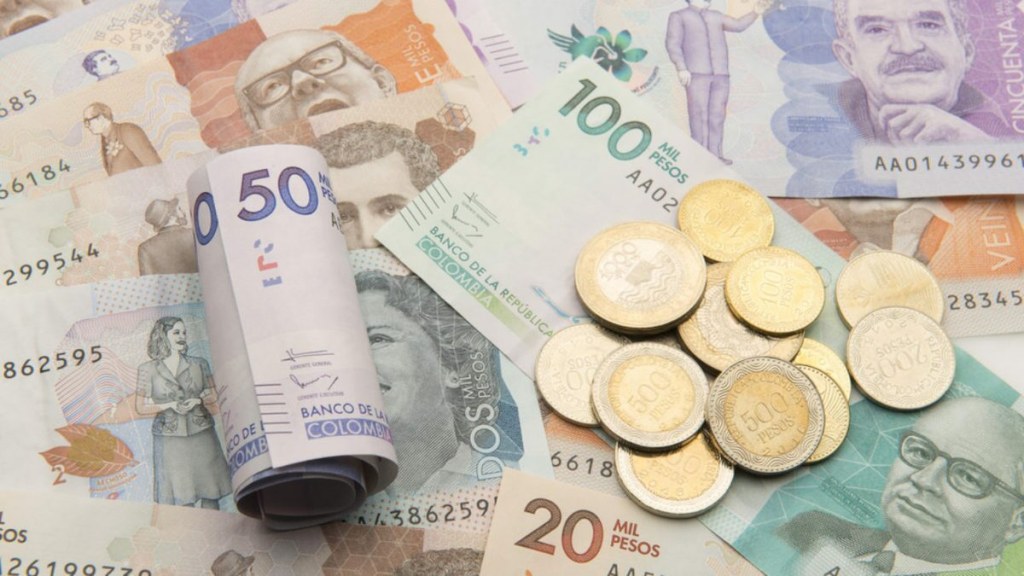 Picture of: Peso colombiano, dólar ou real? Que moeda levar em uma viagem à